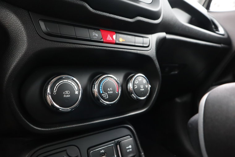 Vehicle Image 37