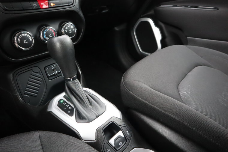 Vehicle Image 38