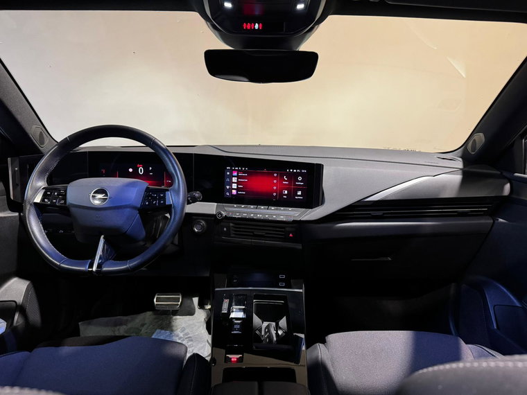 Vehicle Image 32