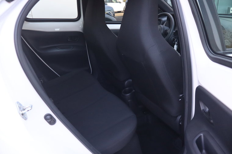 Vehicle Image 21