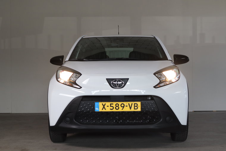 Vehicle Image 25