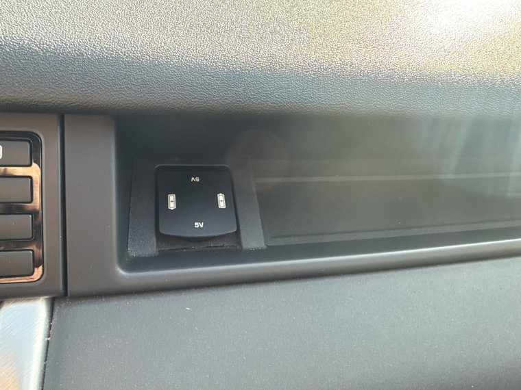 Vehicle Image 28