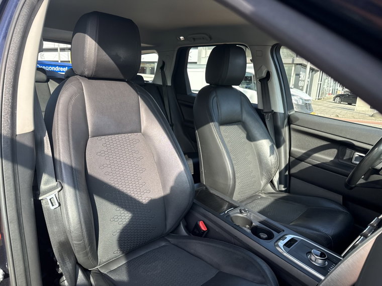 Vehicle Image 33