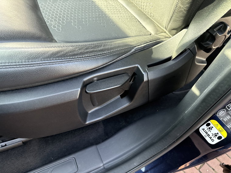 Vehicle Image 38