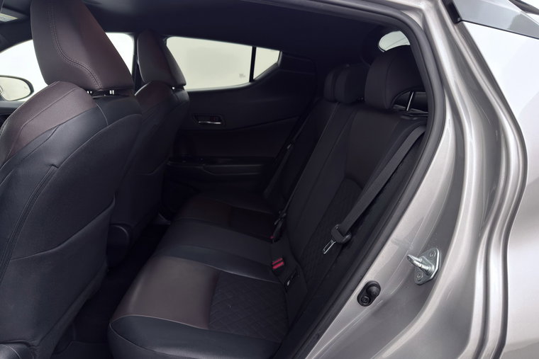 Vehicle Image 16