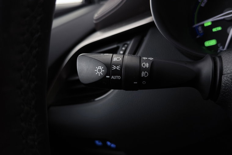 Vehicle Image 25