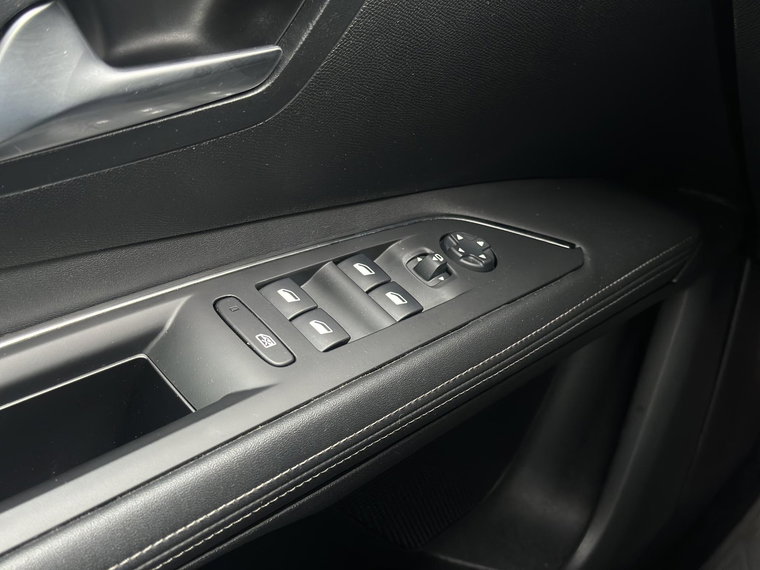 Vehicle Image 26