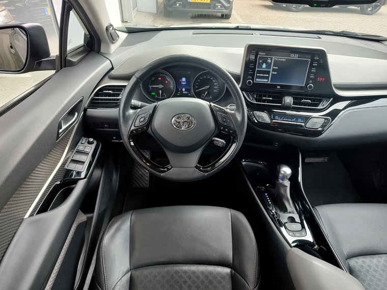 Vehicle Image 12