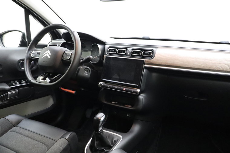 Vehicle Image 14