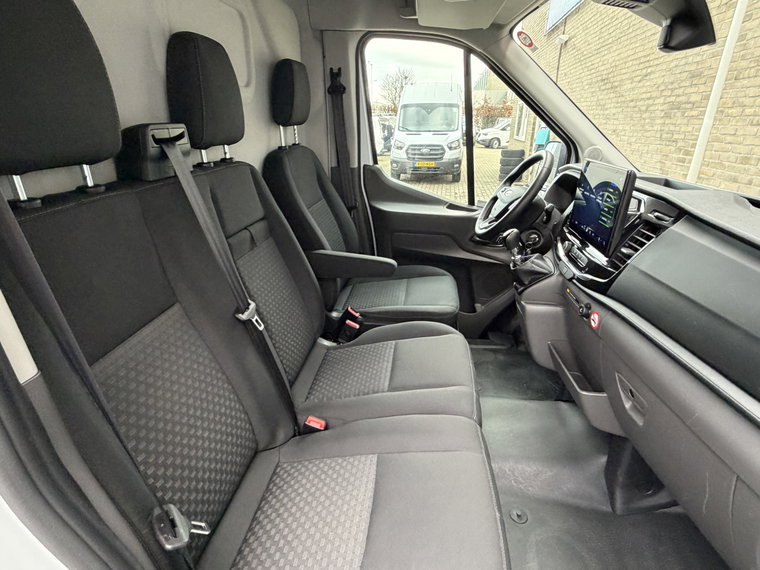 Vehicle Image 35