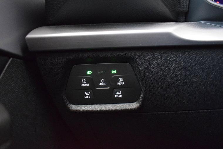 Vehicle Image 24