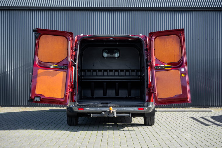 Vehicle Image 10