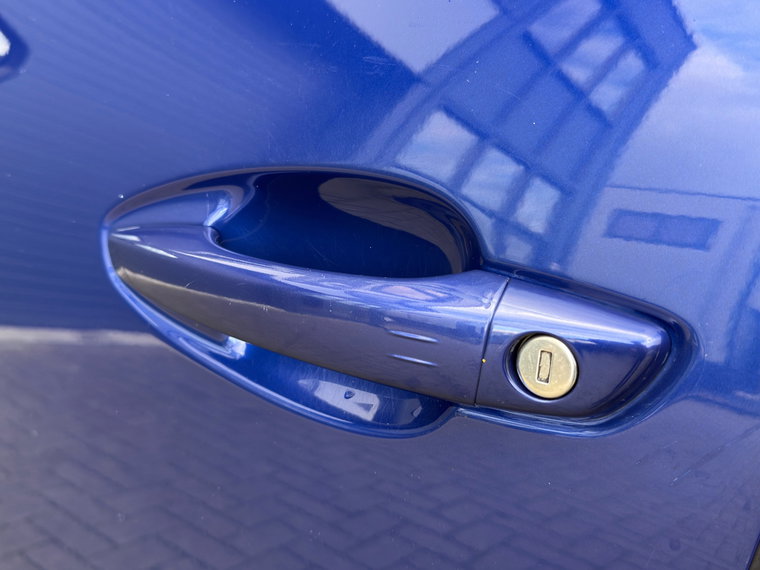 Vehicle Image 32