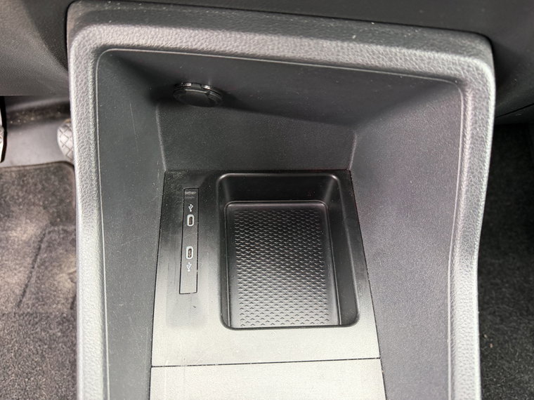 Vehicle Image 35