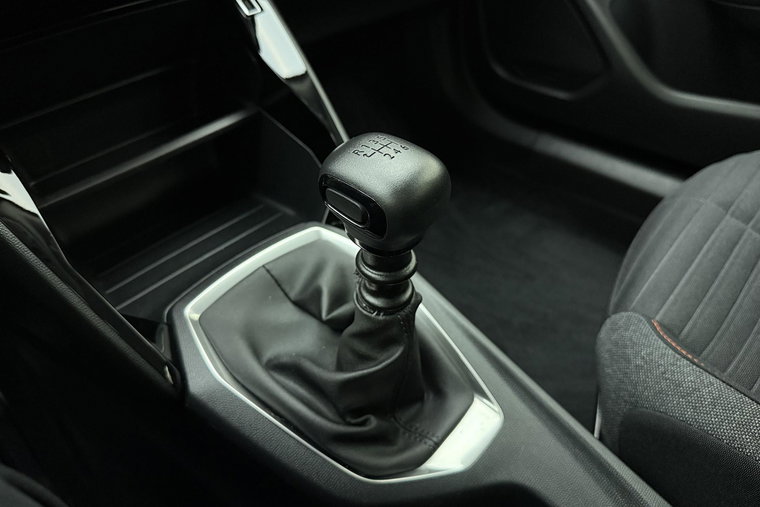 Vehicle Image 23