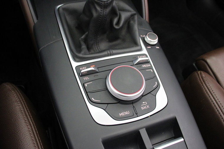 Vehicle Image 24