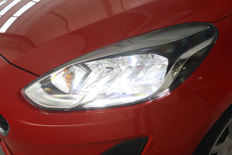 Vehicle Image 30
