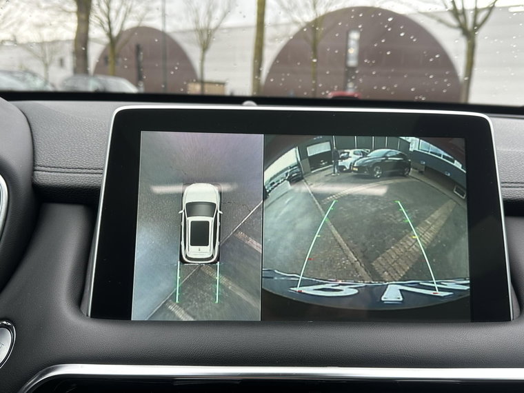 Vehicle Image 25