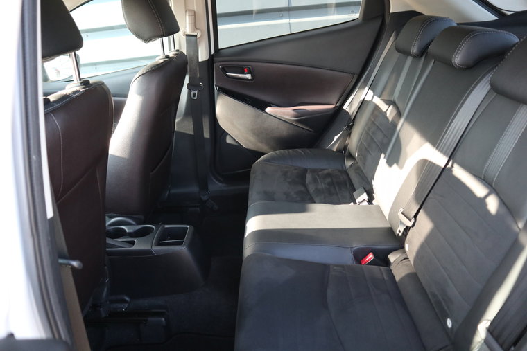 Vehicle Image 13