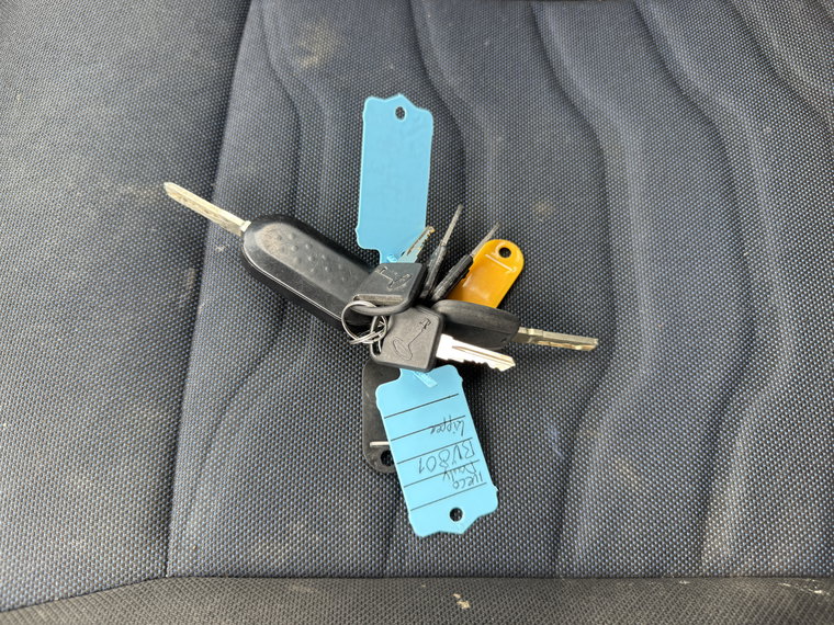 Vehicle Image 25