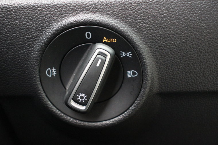 Vehicle Image 25