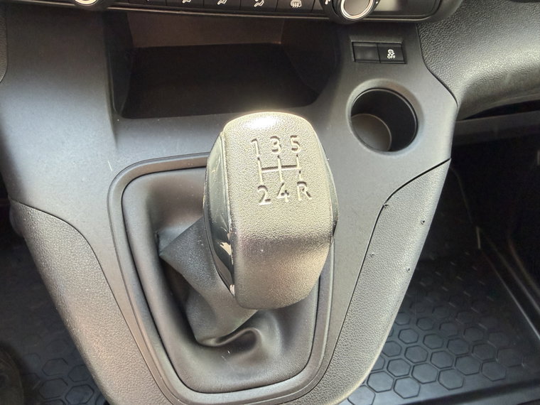 Vehicle Image 26