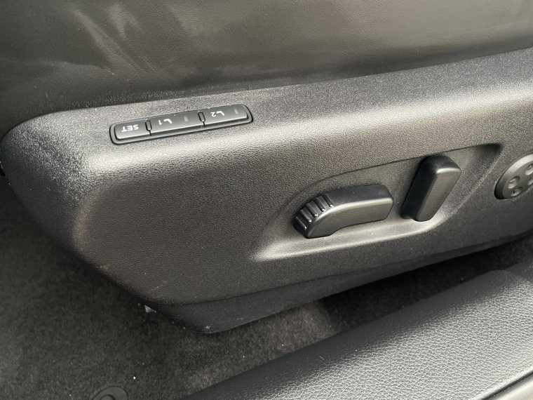 Vehicle Image 42
