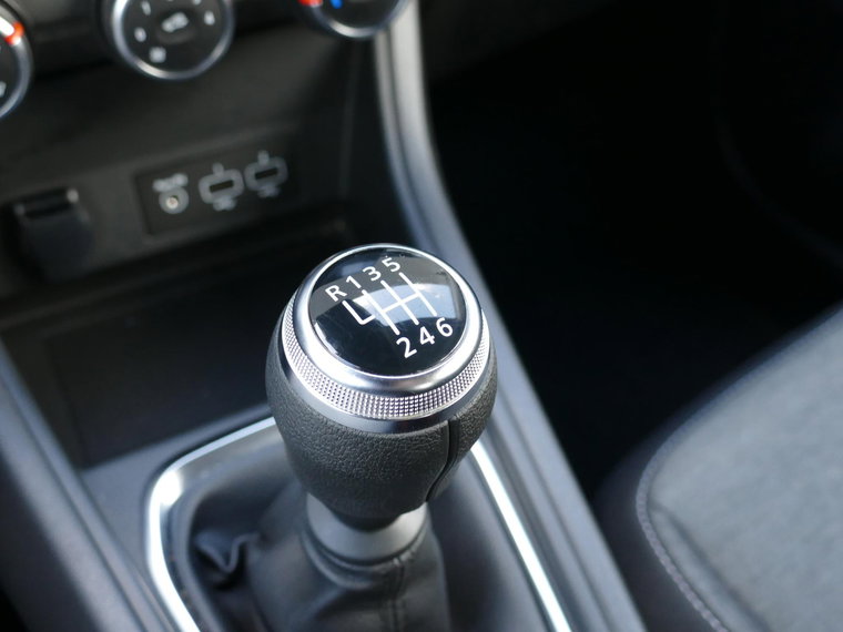 Vehicle Image 24