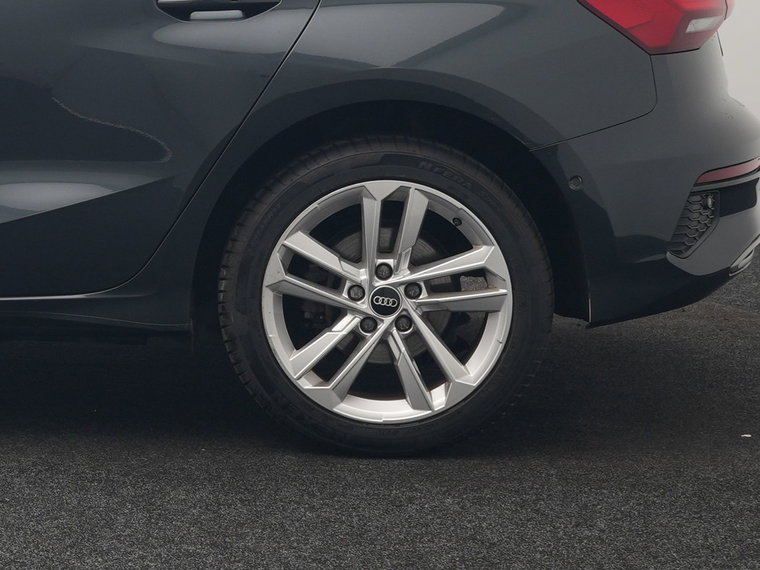 Vehicle Image 39