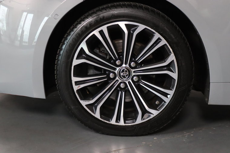 Vehicle Image 13