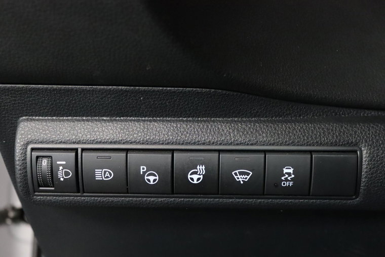 Vehicle Image 25