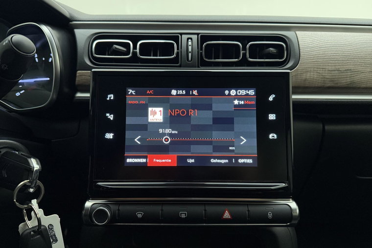 Vehicle Image 21