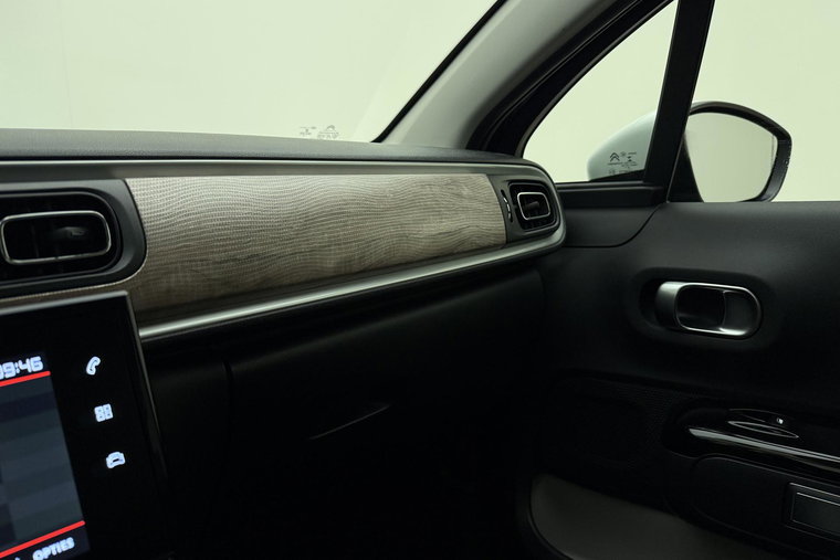 Vehicle Image 27
