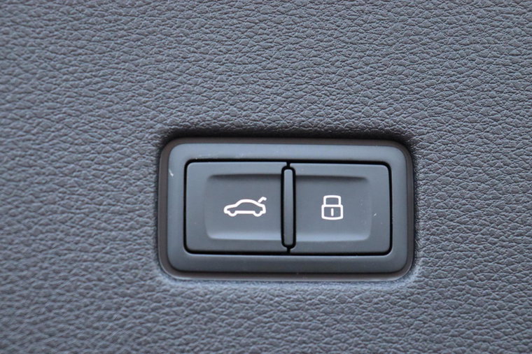 Vehicle Image 40