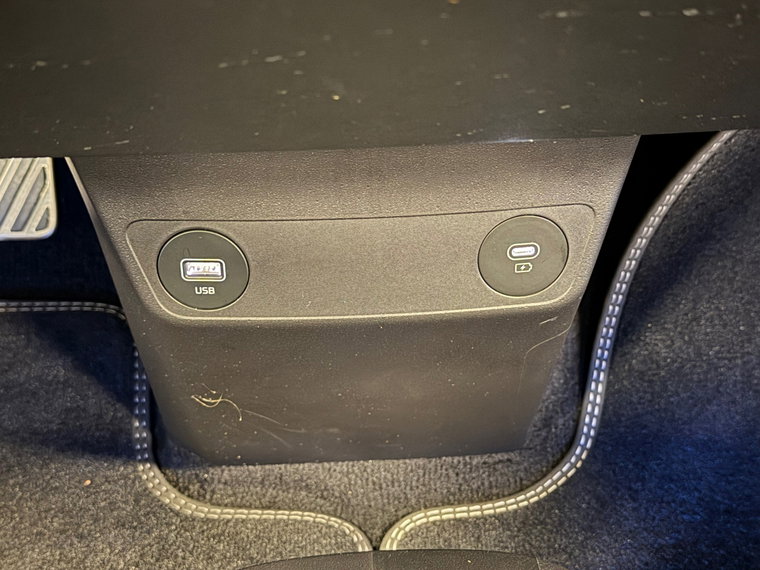Vehicle Image 33