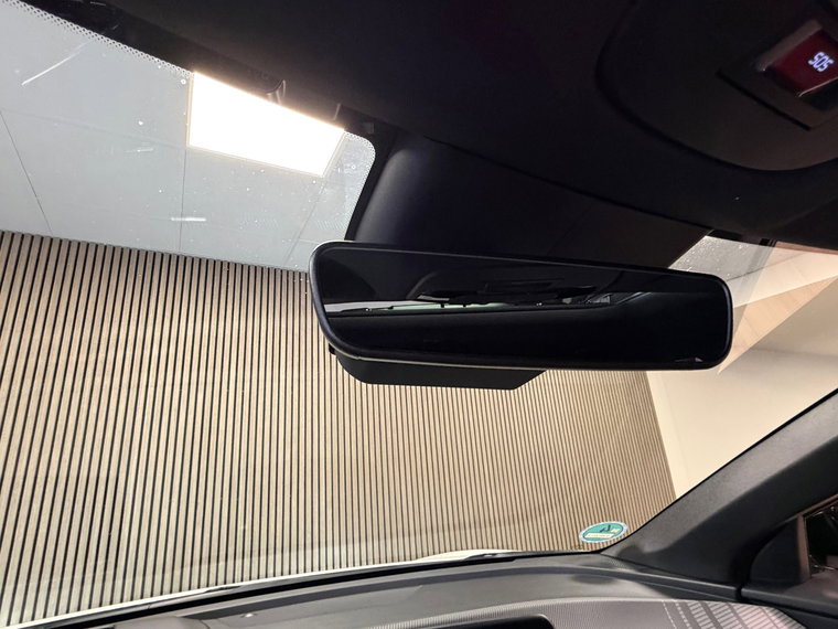 Vehicle Image 38