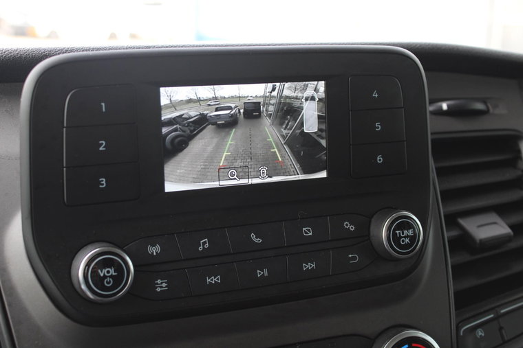 Vehicle Image 21