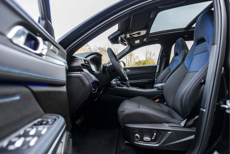 Vehicle Image 21