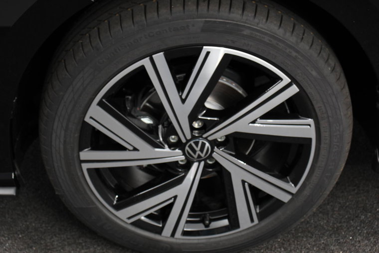 Vehicle Image 25