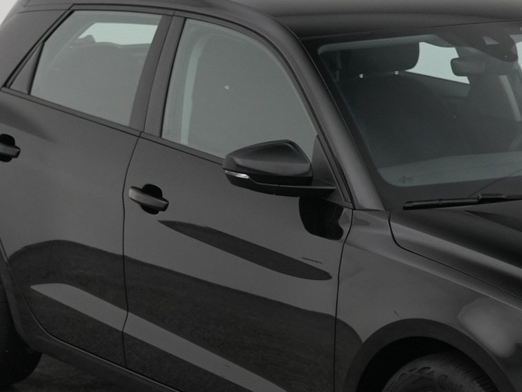 Vehicle Image 23