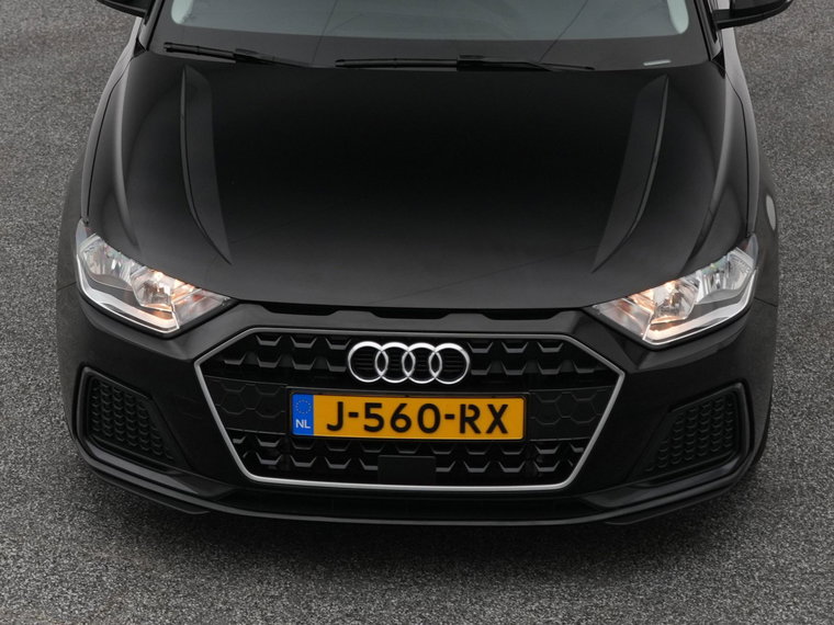 Vehicle Image 30