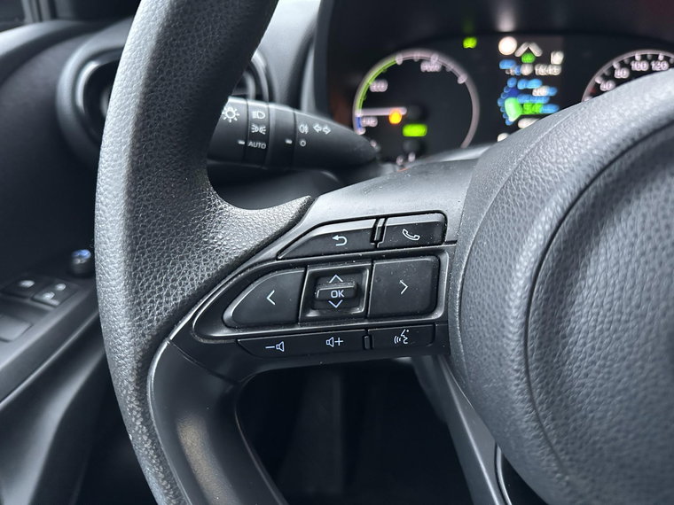 Vehicle Image 16