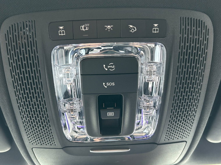 Vehicle Image 25