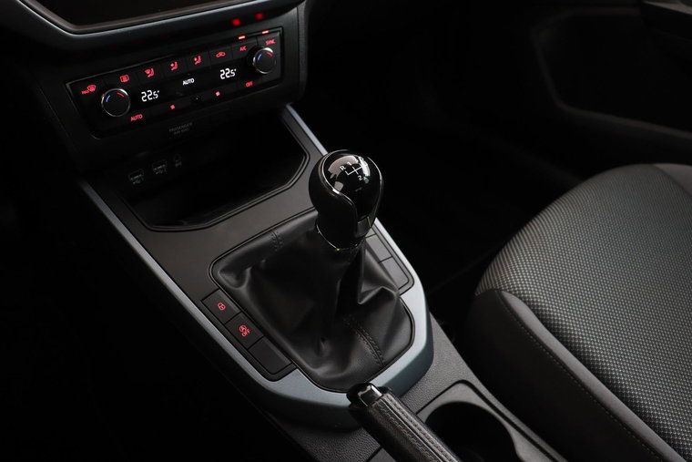 Vehicle Image 24