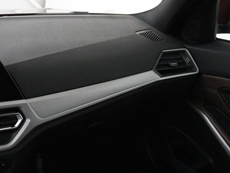 Vehicle Image 29