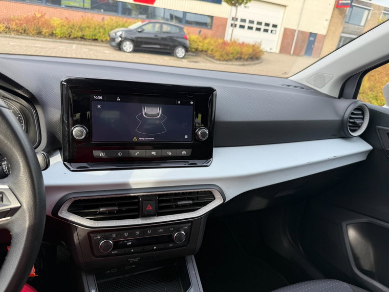 Vehicle Image 19