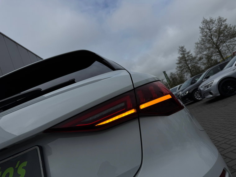 Vehicle Image 36