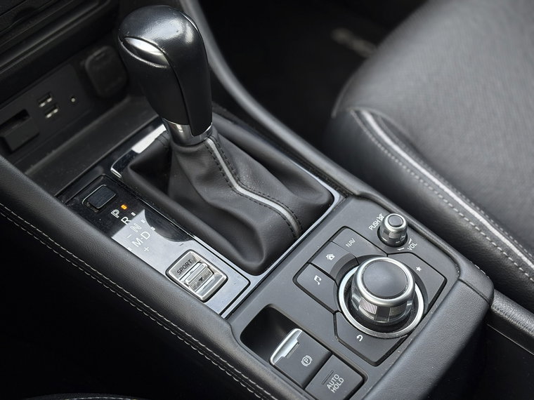 Vehicle Image 24