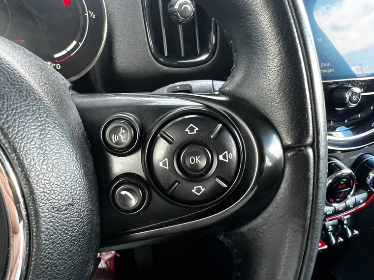 Vehicle Image 40