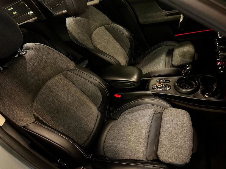 Vehicle Image 48